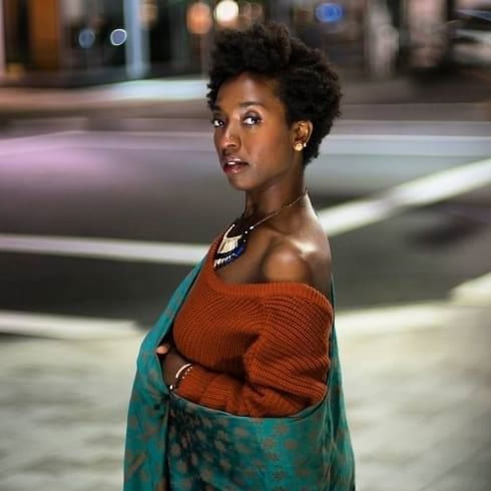 Meet your Posher, Nia